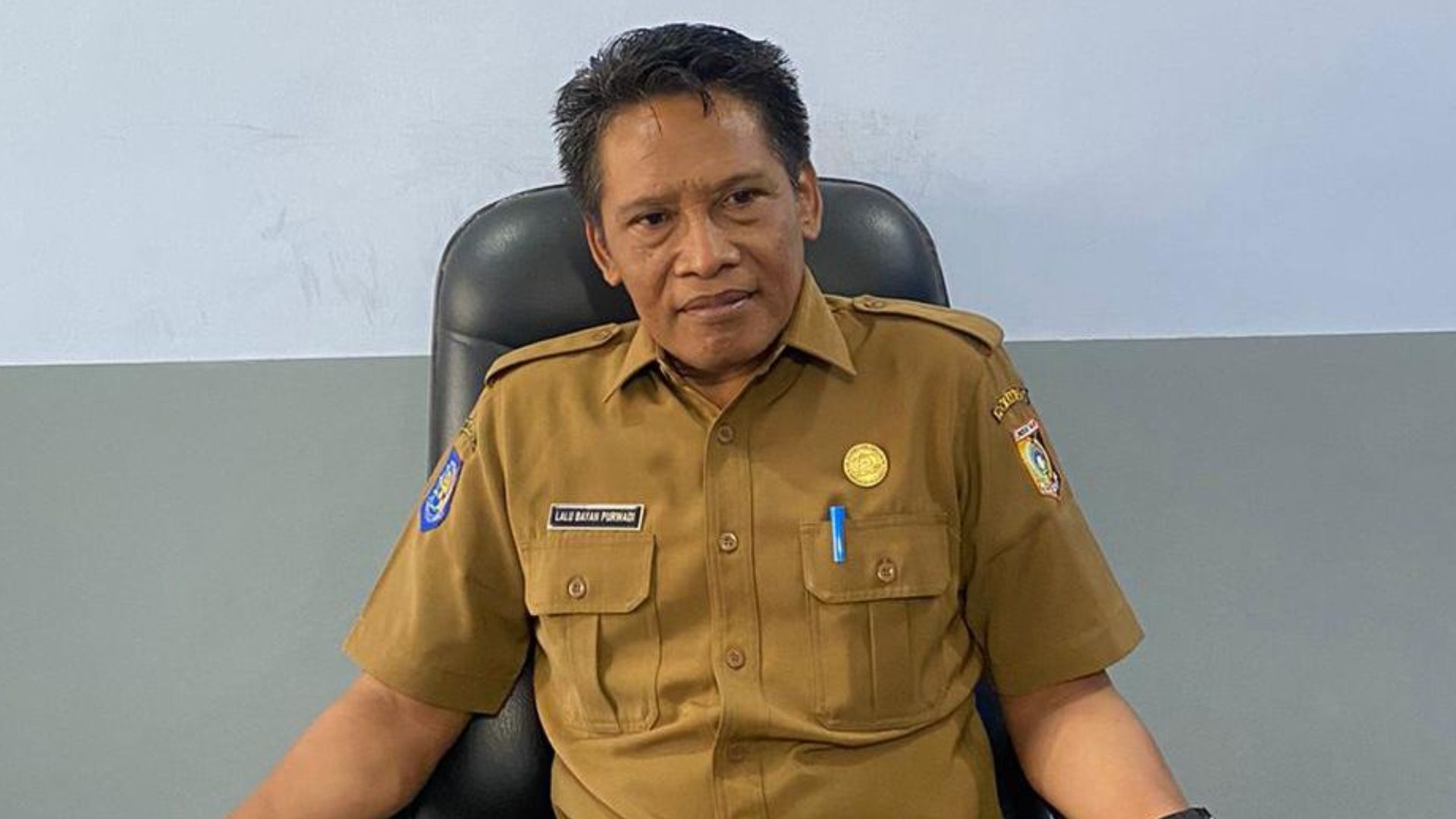 Sekretaris Dinas Dikbud Lombok Timur Lalu Bayan Purwadi Guru Honorer
