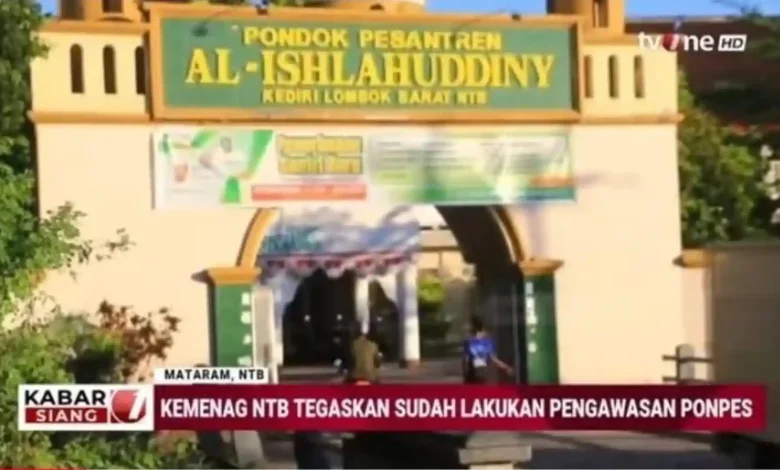 Gambar Ponpes Al-Ishlahuddiny Kediri yang dijadikan visual oleh TVOne dalam pemberitaan kasus santri terbakar di Lombok Tengah, Rabu, 15 Juli 2026.